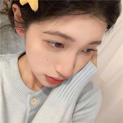 球爱的天空封面