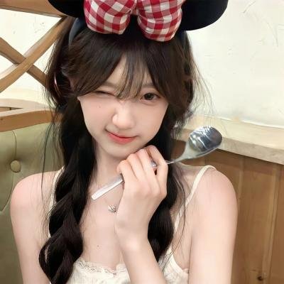 一个女王的少女时代封面